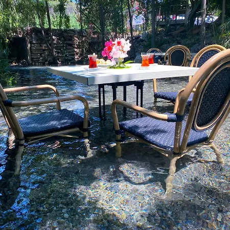 Riverside Gocek Apart * 페티예