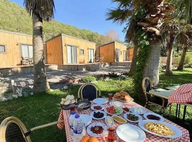 Riverside Gocek Apart ホテル フェティエ